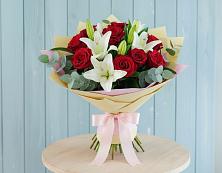 Букет цветов из:  Лилии и Розы в Малой Вишере
