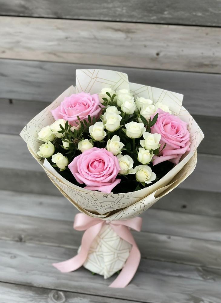 Букет цветов из: Розы в Малой Вишере