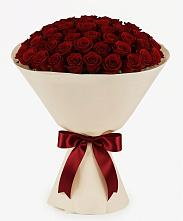 Букет 101 Бордовая роза Блэк Бакарра в Малой Вишере