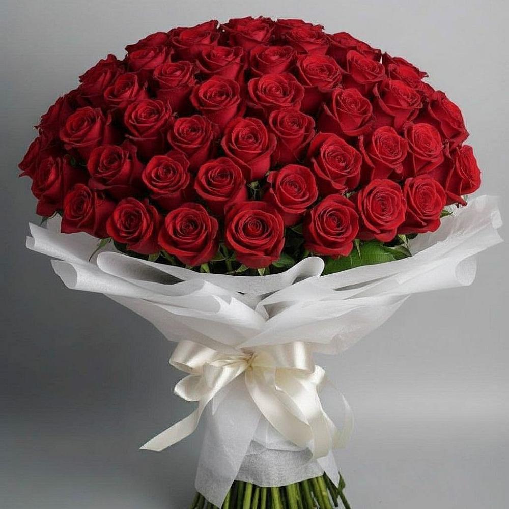 Букет 101 Красная роза Блэк Мэджик в Малой Вишере