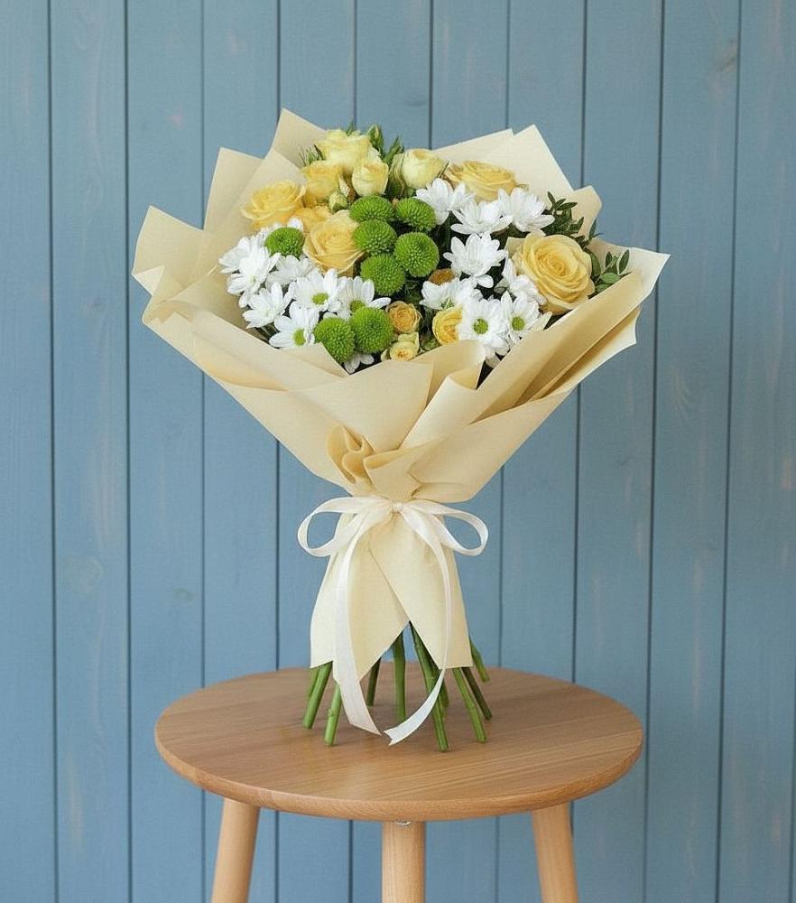 Букет цветов из: Хризантемы и Розы в Малой Вишере