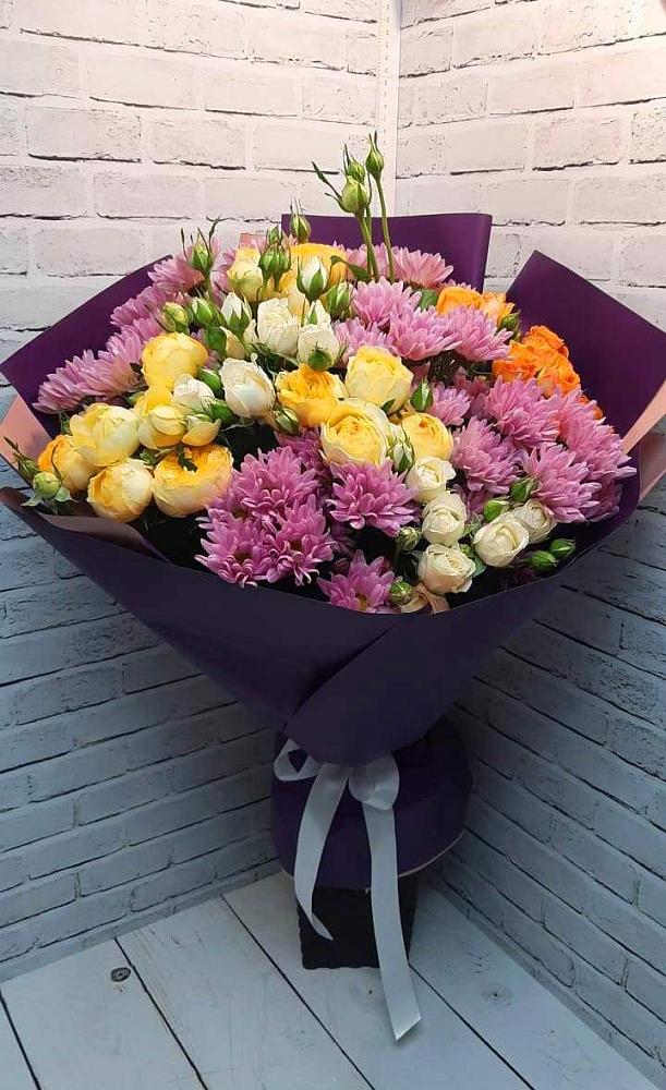 Букет цветов из: Хризантемы и Розы в Малой Вишере