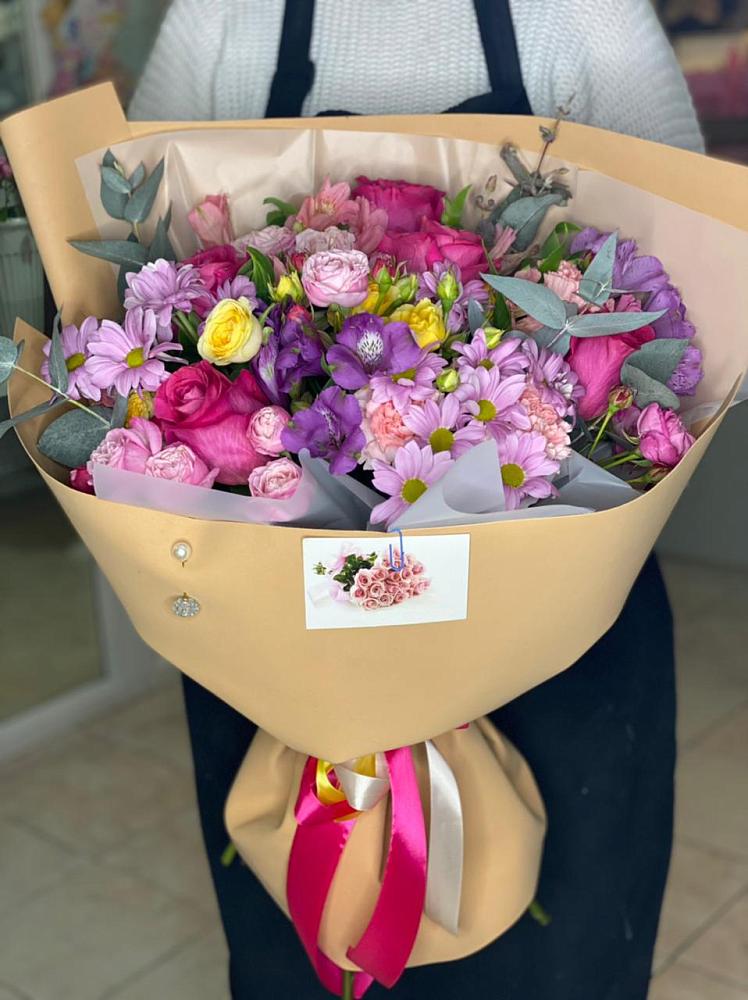 Букет цветов из: Хризантемы, Гвоздики и Альстромерии в Малой Вишере