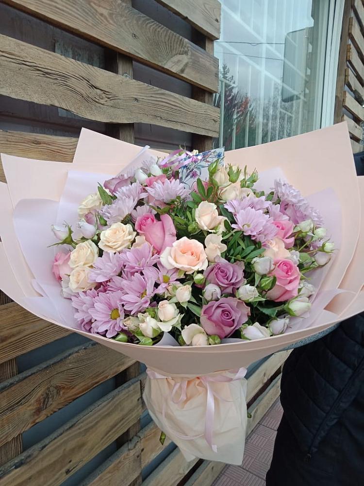 Букет цветов из: Розы и Хризантемы в Малой Вишере