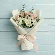 Букет цветов из:  Альстромерии в Малой Вишере