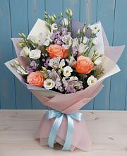Букет цветов из:  Лизиантусы, Розы, Альстромерии и Гипсофила в Малой Вишере