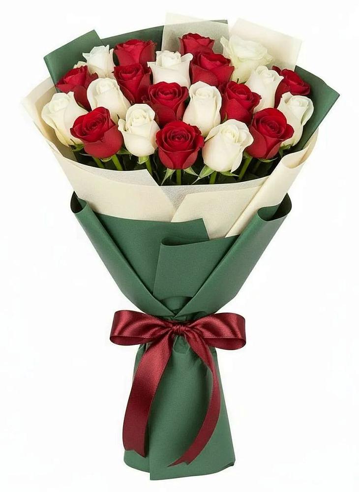 Букет Микс из красных и белых роз в Малой Вишере