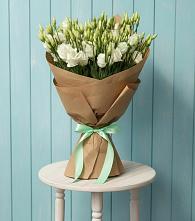 Букет цветов из:  Лизиантусы в Малой Вишере