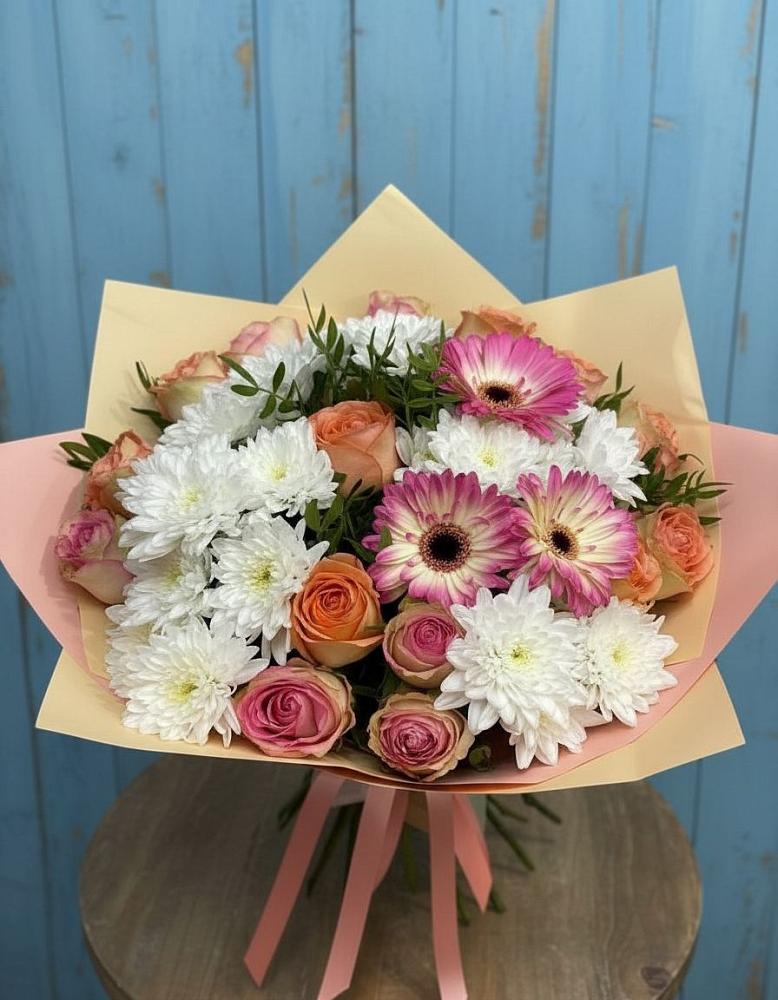 Букет цветов из: Розы, Герберы и Хризантемы в Малой Вишере