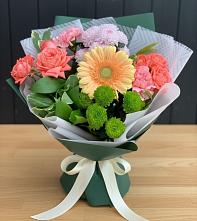 Букет цветов из:  Гвоздики, Розы, Герберы и Хризантемы в Малой Вишере