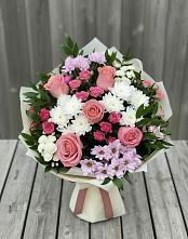Букет цветов из:  Альстромерии, Гвоздики, Розы и Хризантемы в Малой Вишере