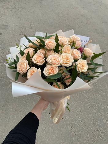 Букет Кремовые розы Латте в Малой Вишере