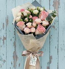 Букет цветов из:  Розы в Малой Вишере