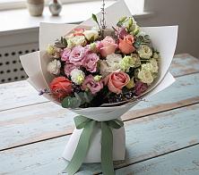 Букет цветов из:  Розы, Лизиантусы и Гвоздики в Малой Вишере