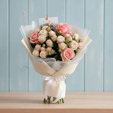 Букет цветов из:  Розы в Малой Вишере