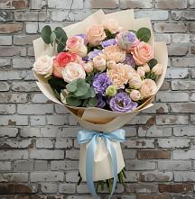 Букет цветов из:  Розы, Лизиантусы и Гвоздики #REPLACE_PRED# Малой Вишере