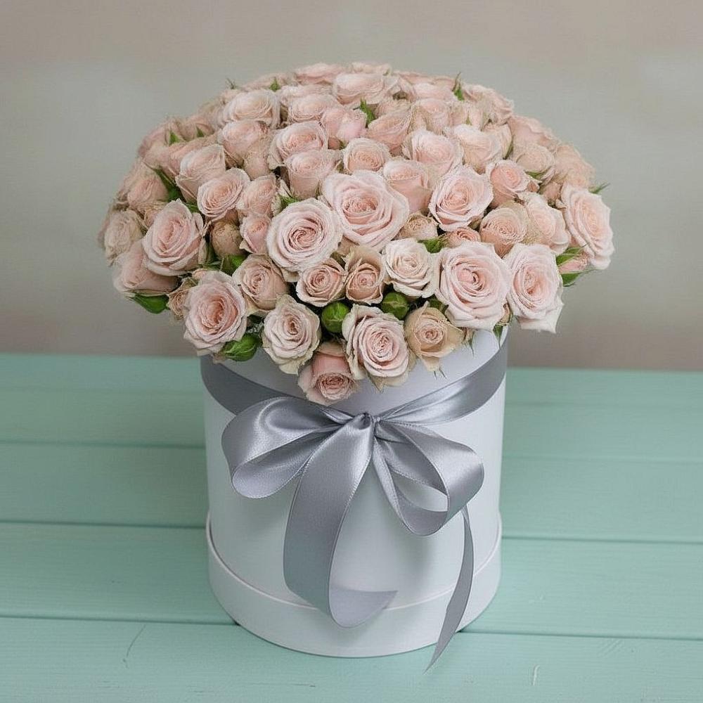 Цветочная композиция из Розы в шляпной коробке в Малой Вишере